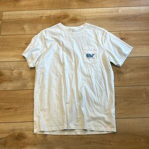 Vineyard Vines tshirt